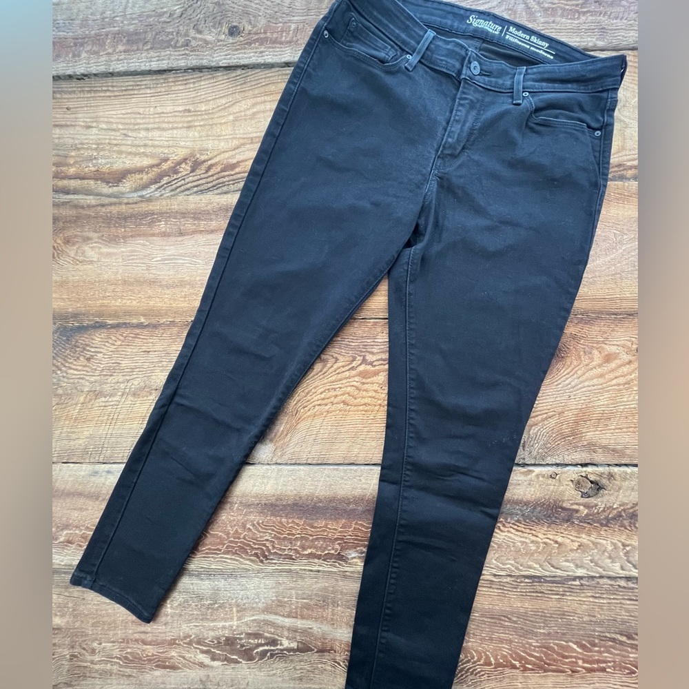 Levi’s Women’s 14 Modern Black Skinny Jeans